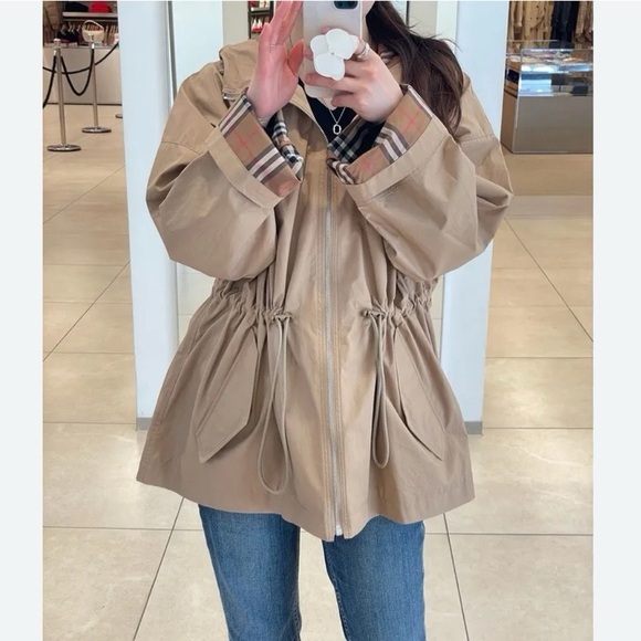 Burberry Women’s Birley Check Hooded Jacket Archive Beige